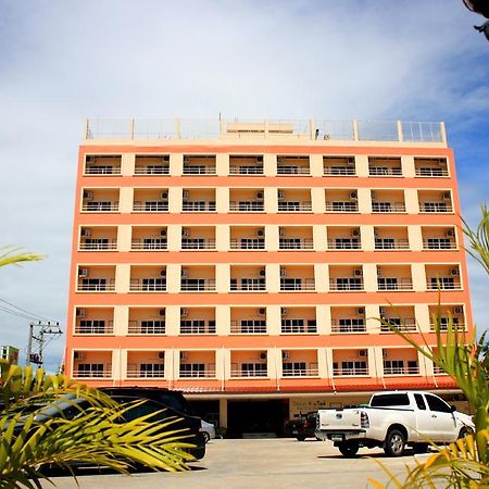 P.A. Ville Hotel 那空沙旺 外观 照片