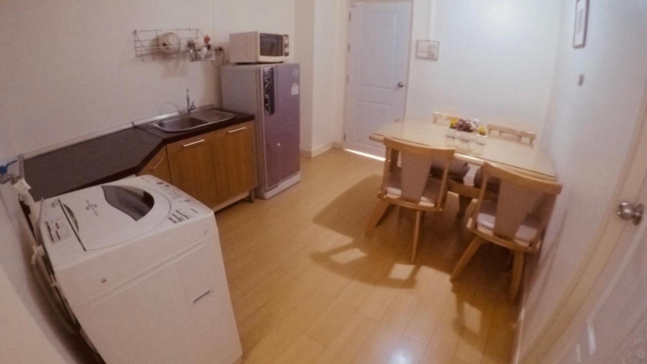 P.A. Ville Hotel 那空沙旺 外观 照片
